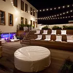 Kaboom Hotel 3*