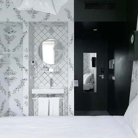 Hotel Kaboom